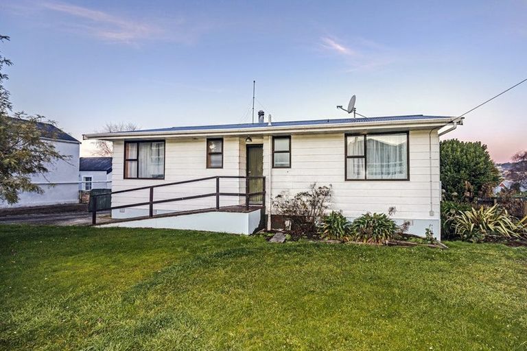 Photo of property in 25 Mersey Street, South Hill, Oamaru, 9400