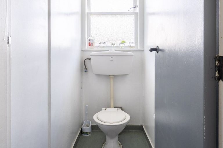 Photo of property in 30 Cambridge Terrace, Kaiti, Gisborne, 4010