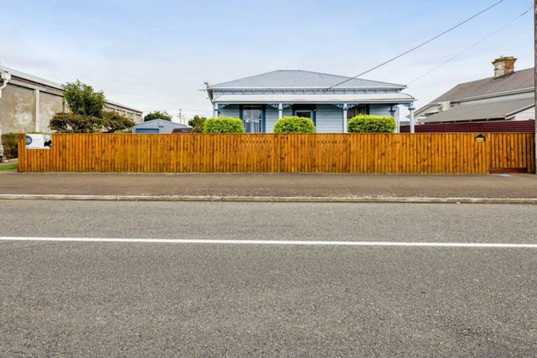 Photo of property in 82 Union Street, Hawera, 4610