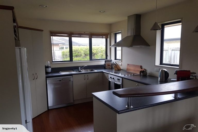 Photo of property in 6a Blarney Place, Casebrook, Christchurch, 8051