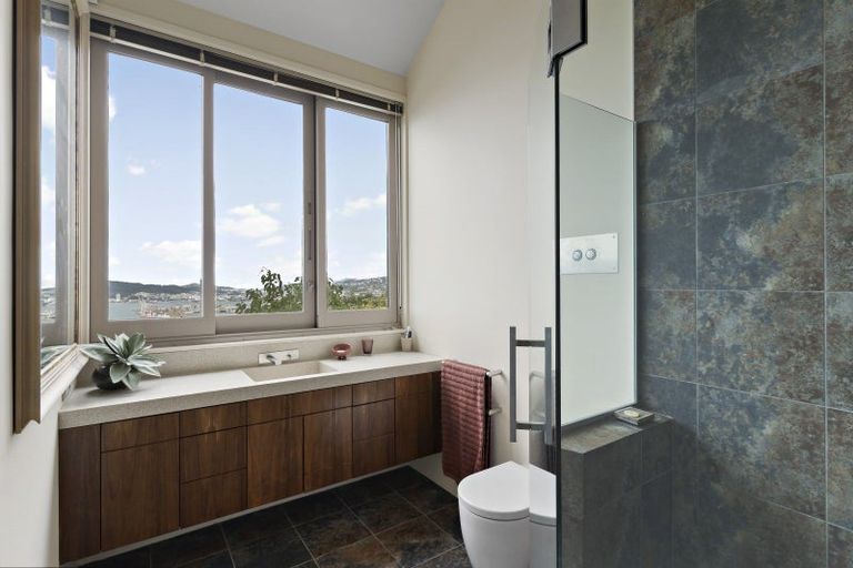 Photo of property in 17 Elgin Way, Khandallah, Wellington, 6035