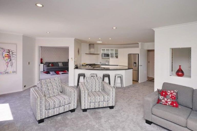 Photo of property in 10 Tawa Place, Parklands, Christchurch, 8083