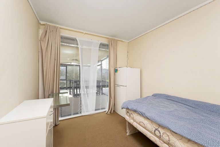 Photo of property in 35 Nile Road, Kelston, Auckland, 0602