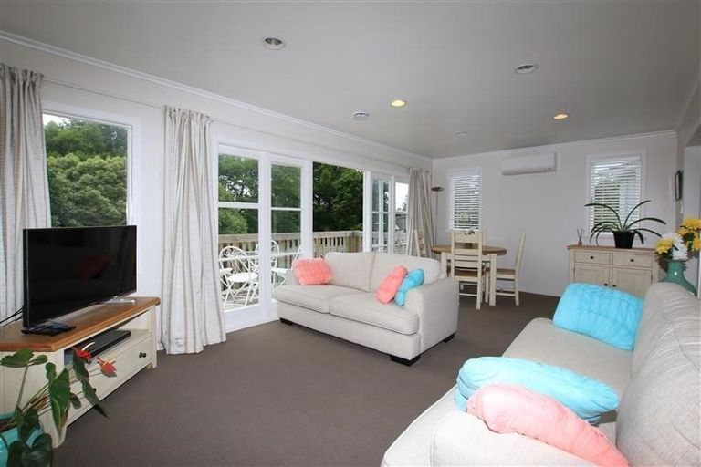 Photo of property in 64 Colwill Road, Massey, Auckland, 0614