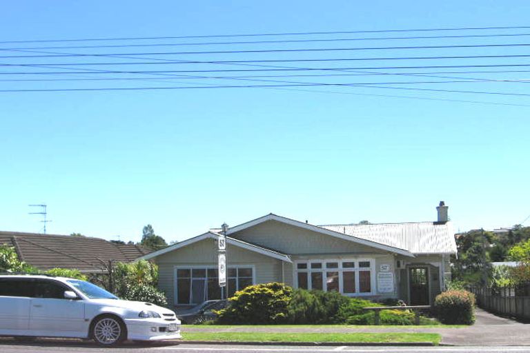 Photo of property in 2/57 Shakespeare Road, Milford, Auckland, 0620
