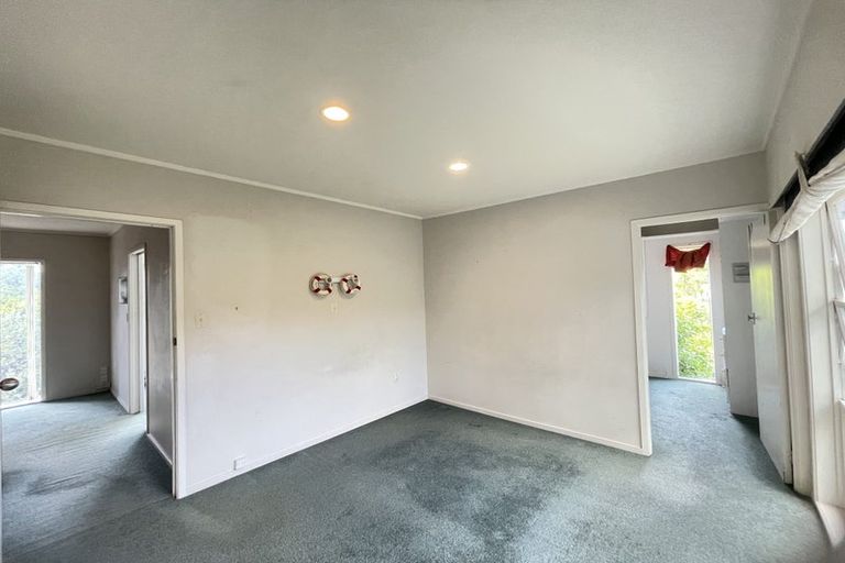 Photo of property in 1 Anakiwa Place, Milford, Auckland, 0620
