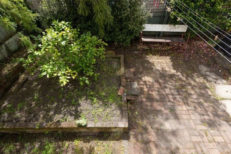 Photo of property in 6 Hobson Street, Thorndon, Wellington, 6011