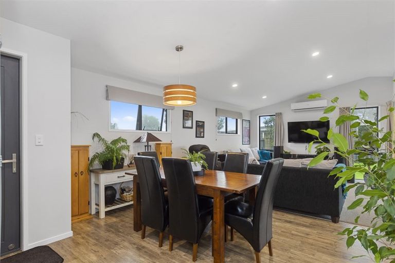 Photo of property in 15 Coprosma Close, Papamoa Beach, Papamoa, 3118