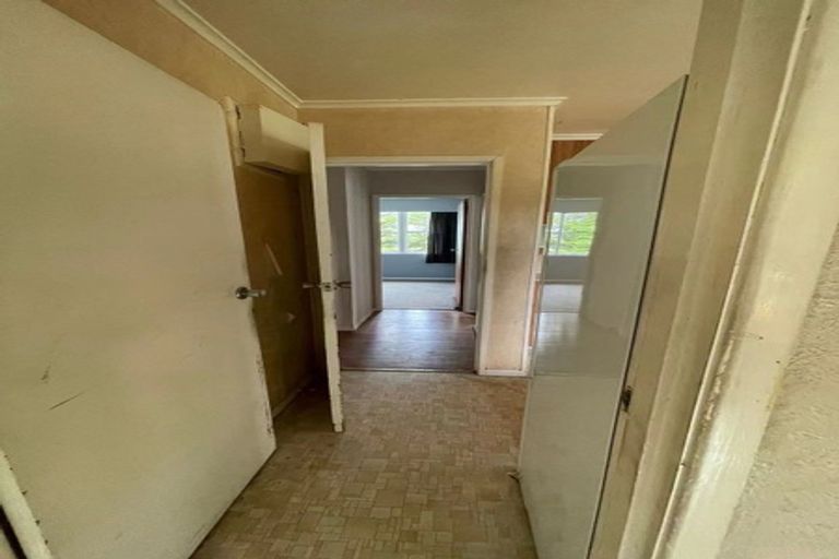 Photo of property in 305 Don Buck Road, Massey, Auckland, 0614