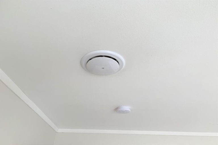 Photo of property in 30 Deller Grove, Silverstream, Upper Hutt, 5019