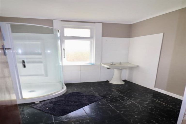 Photo of property in 1 Curtis Street, Hector, 7822