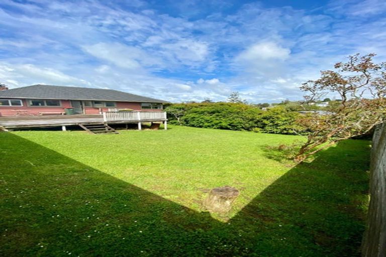 Photo of property in 25 Saffron Street, Birkdale, Auckland, 0626