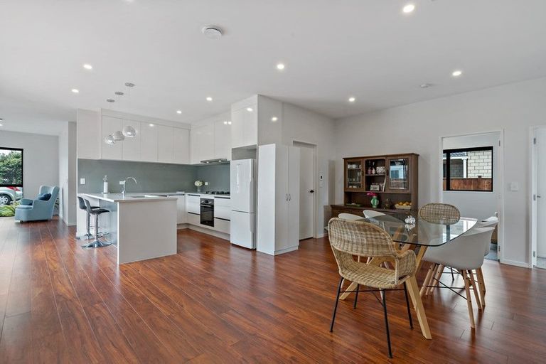 Photo of property in 26 Koroheke Road, Takanini, 2110