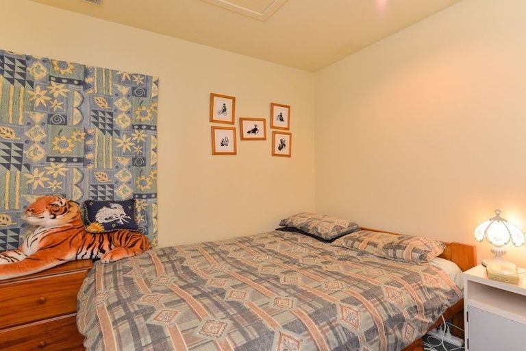 Photo of property in Atrium Apartments, 2r/154 The Terrace, Wellington Central, Wellington, 6011