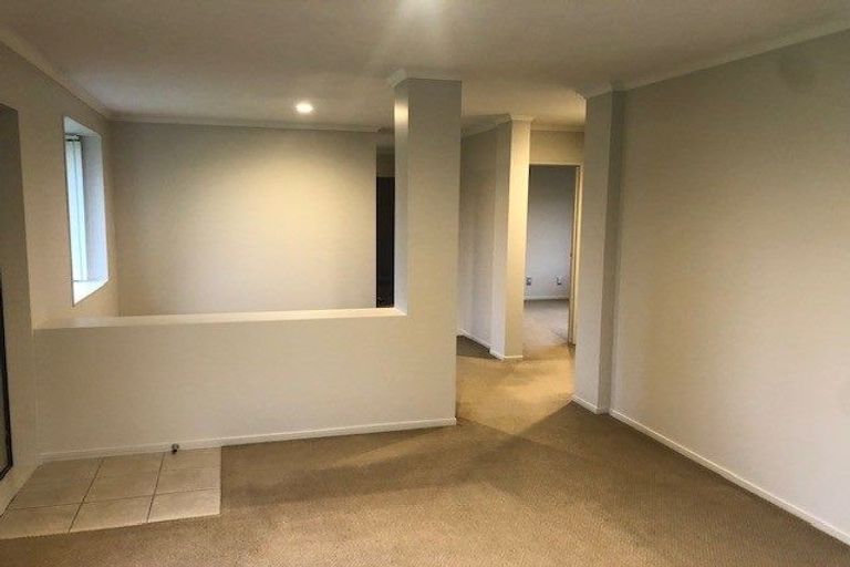 Photo of property in 26a Kinleith Way, Albany, Auckland, 0632