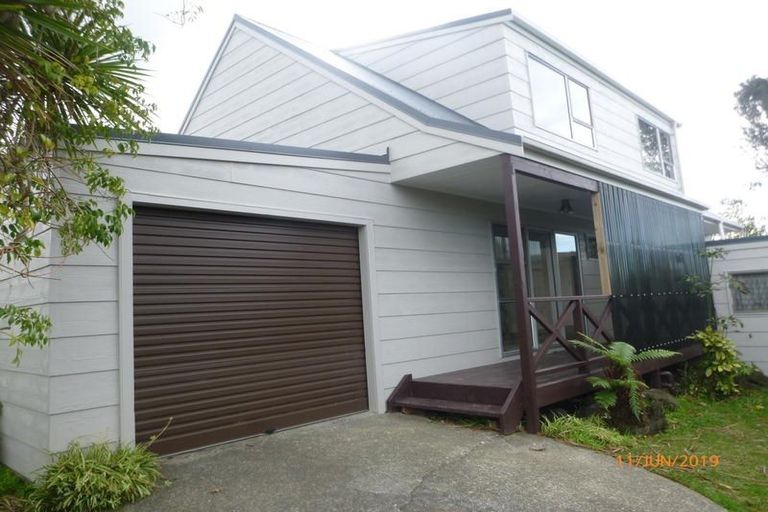 Photo of property in 1/1 Eastwood Rise, Browns Bay, Auckland, 0630