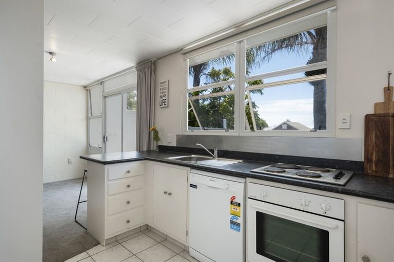 Photo of property in 4 Tahara Crescent, Mount Maunganui, 3116