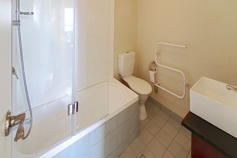Photo of property in 5a/17 Crown Lynn Place, New Lynn, Auckland, 0600