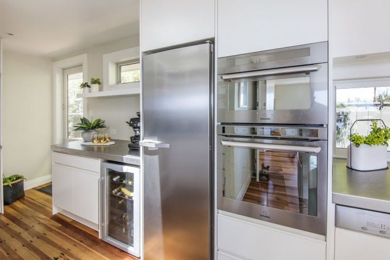 Photo of property in 120 Aberdeen Road, Campbells Bay, Auckland, 0620