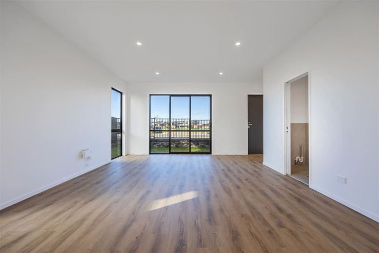 Photo of property in 30 Whakato Avenue, Kumeu, 0810