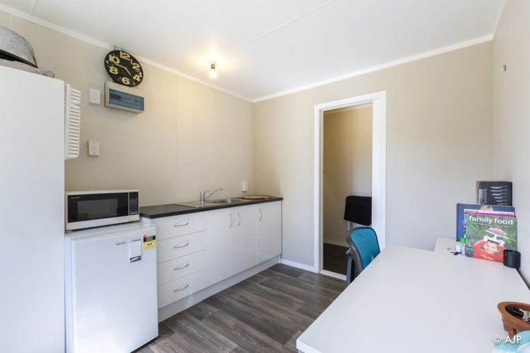 Photo of property in 42 Park Road, Waiuku, 2683