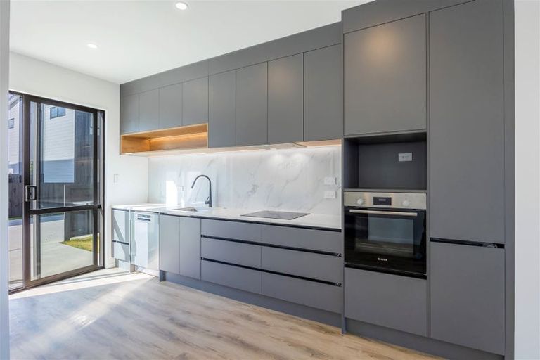 Photo of property in 30 Whakato Avenue, Kumeu, 0810