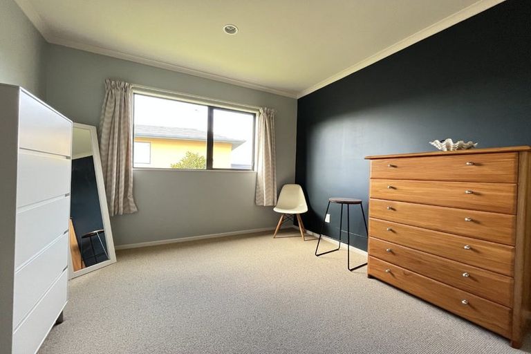 Photo of property in 18 Pendennis Point, Camborne, Porirua, 5026