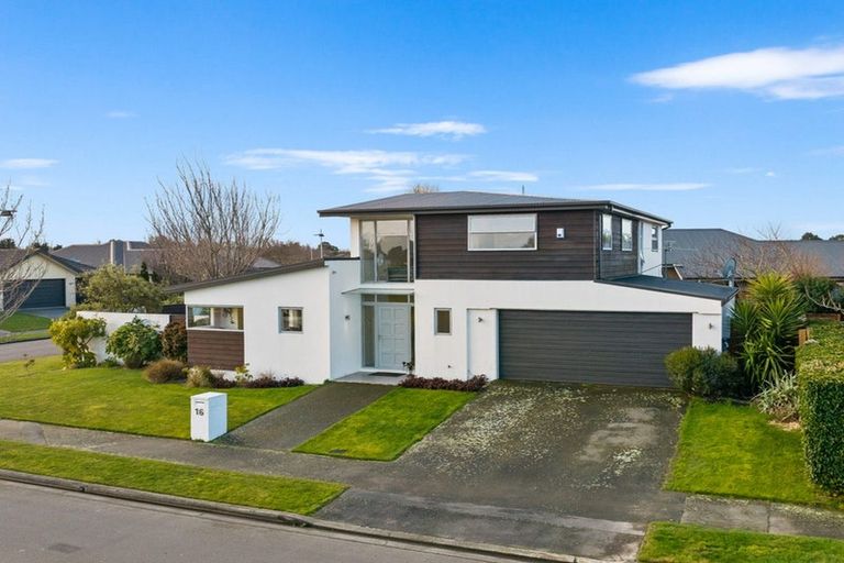Photo of property in 16 East Ellington Drive, Mairehau, Christchurch, 8052