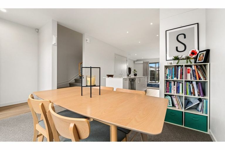 Photo of property in 2/46 Jane Maree Road, Kumeu, 0810