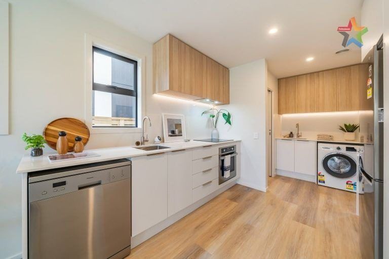 Photo of property in 25 Te Ara O Papatahi, Wainuiomata, Lower Hutt, 5014