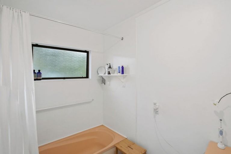 Photo of property in 60 Athenree Road, Athenree, Katikati, 3177