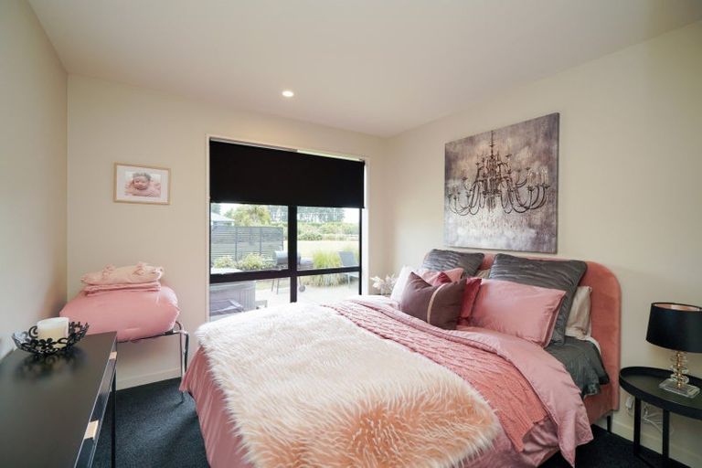 Photo of property in 14 Kakariki Way, Otatara, Invercargill, 9879