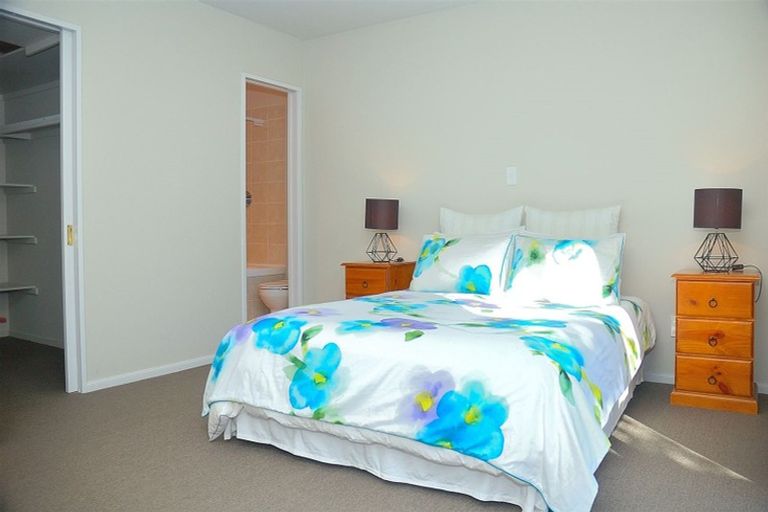 Photo of property in 27 Stableford Green, Burnside, Christchurch, 8053