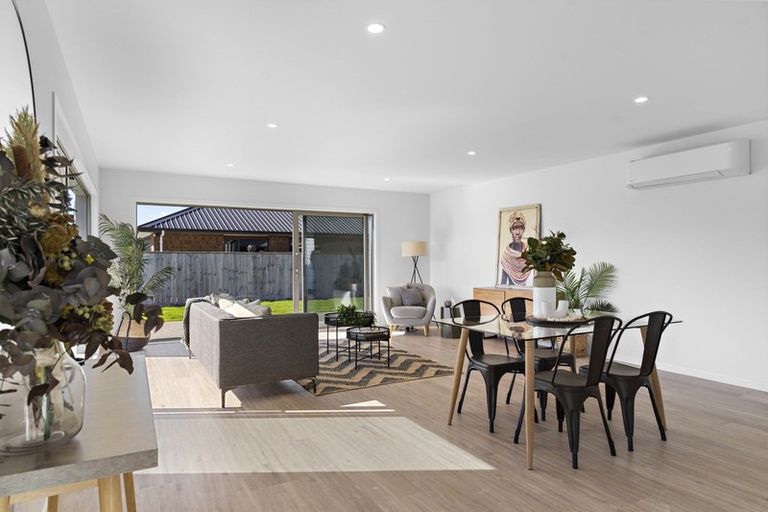 Photo of property in 18 Austin Reid Avenue, Carterton, 5713