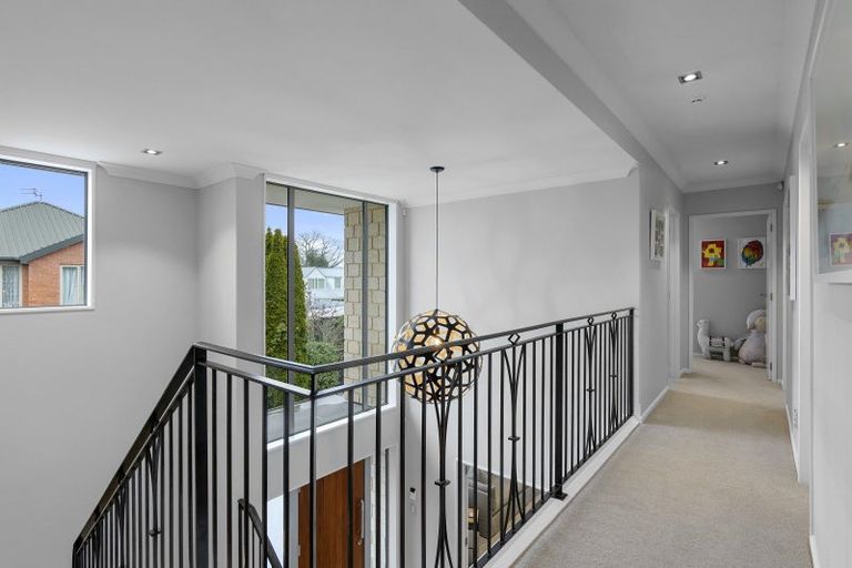 Photo of property in 133b Memorial Avenue, Burnside, Christchurch, 8053