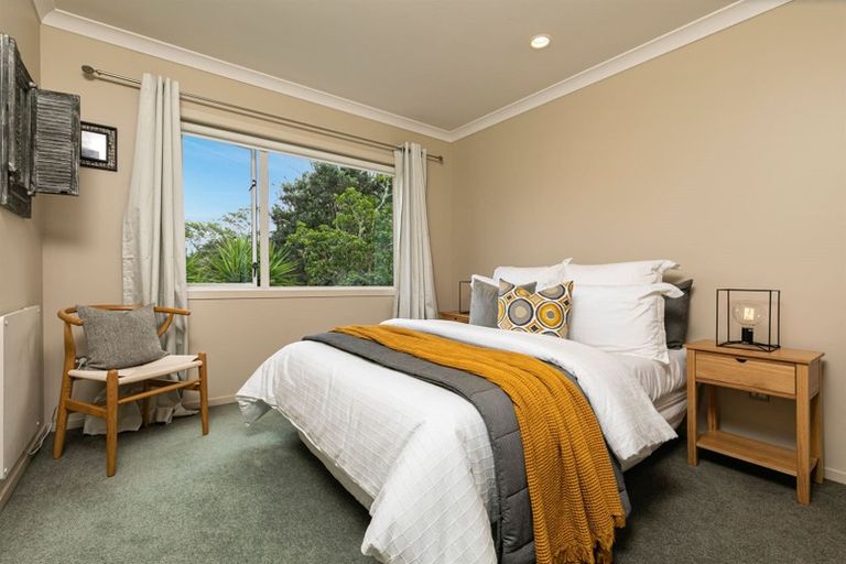 Photo of property in 28 Admirals Court Drive, Greenhithe, Auckland, 0632