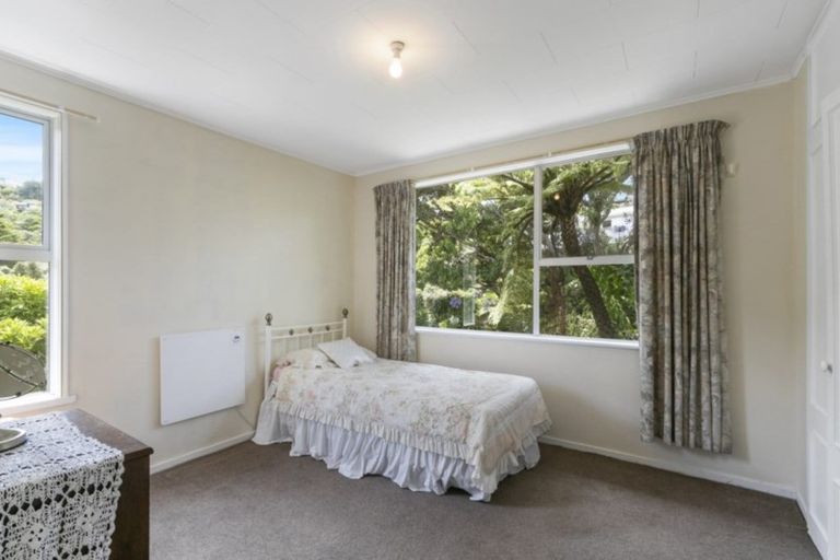 Photo of property in 84 Dowse Drive, Maungaraki, Lower Hutt, 5010