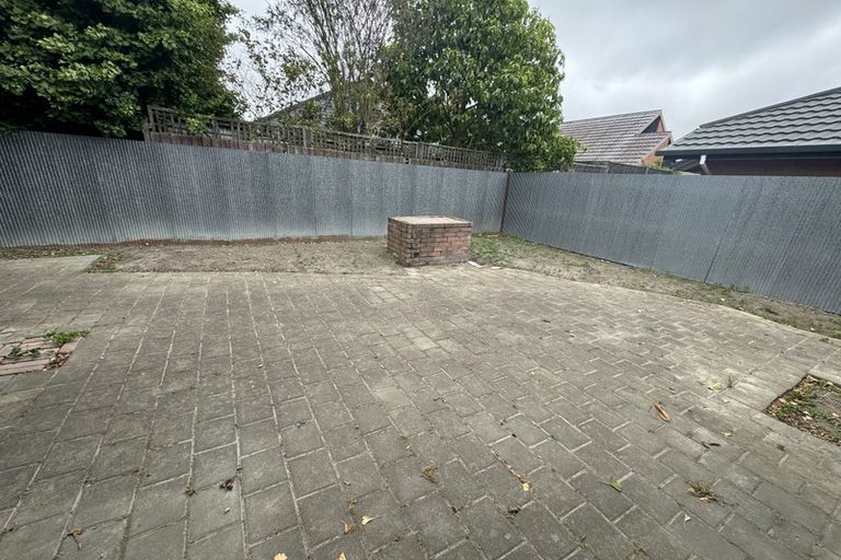 Photo of property in 2/209 Withells Road, Avonhead, Christchurch, 8042