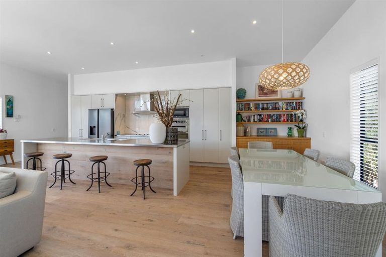 Photo of property in 35 Lagoon Way, Omaha, 0986