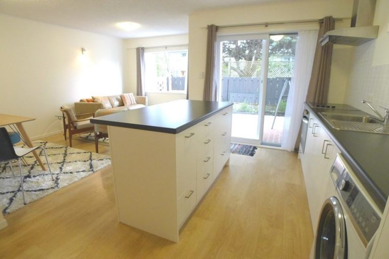 Photo of property in 4/83 Lake Road, Devonport, Auckland, 0622