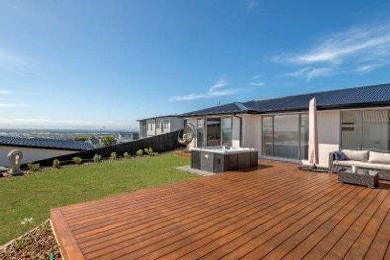 Photo of property in 94 Ravensdale Rise, Westmorland, Christchurch, 8025