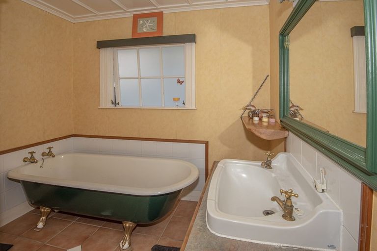 Photo of property in 18 Waro Drive, Hikurangi, 0114