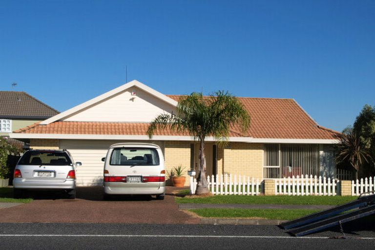 Photo of property in 2/40 Kilimanjaro Drive, Northpark, Auckland, 2013