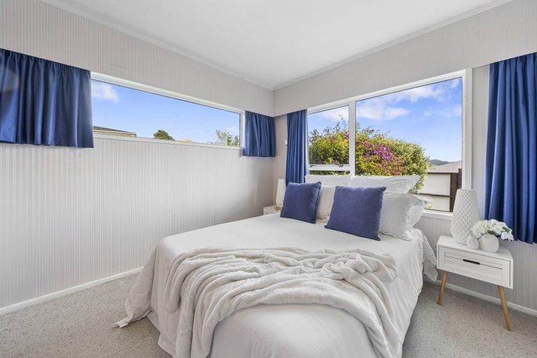 Photo of property in 32 Cranwell Street, Churton Park, Wellington, 6037