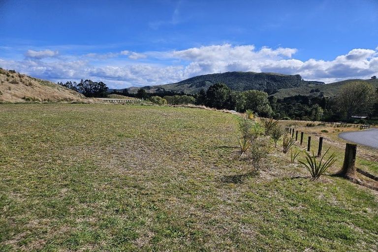 Photo of property in 20 King Road, Kinloch, Taupo, 3385