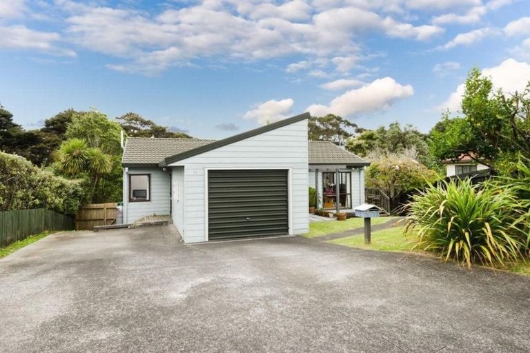 Photo of property in 19 Jacinta Grove, Swanson, Auckland, 0612