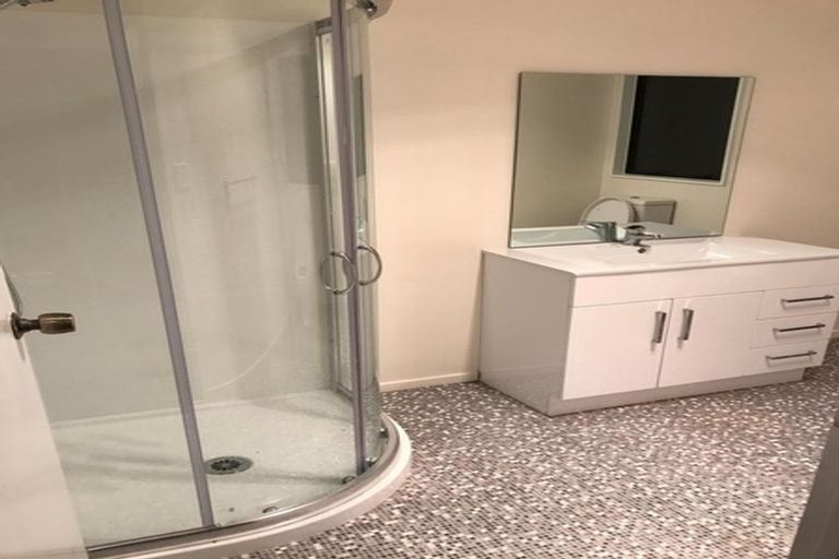 Photo of property in 14 Caribbean Drive, Unsworth Heights, Auckland, 0632