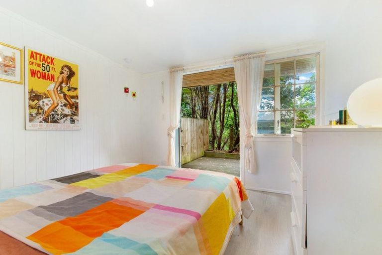 Photo of property in 40 Calais Terrace, Ostend, Waiheke Island, 1081
