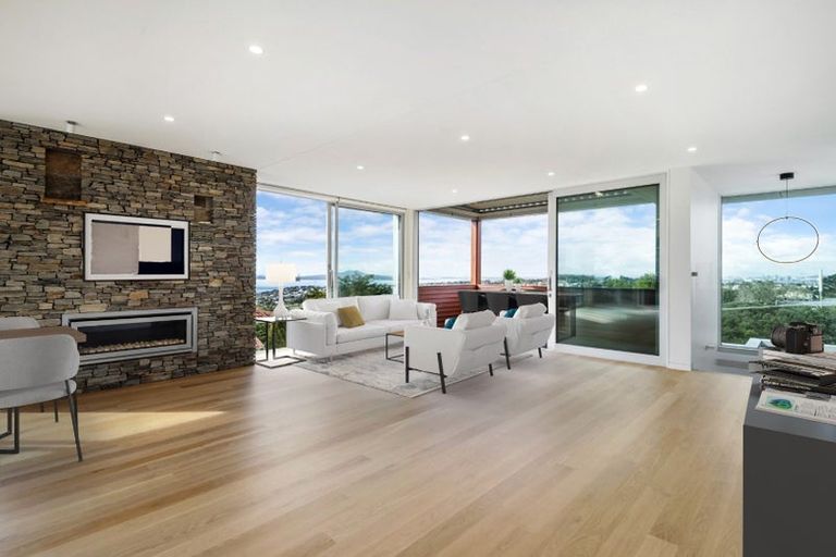Photo of property in 451 East Coast Road, Murrays Bay, Auckland, 0630