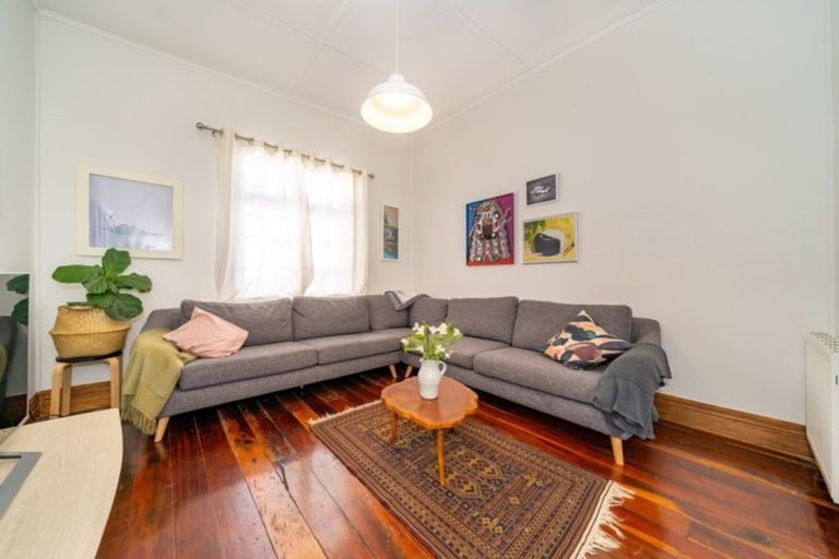 Photo of property in 8 Pitt Street, Moera, Lower Hutt, 5010